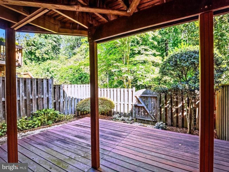 3039 Mission Square Dr, Fairfax, VA 22031