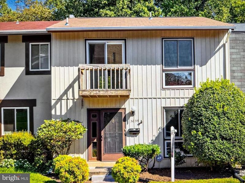 3039 Mission Square Dr, Fairfax, VA 22031