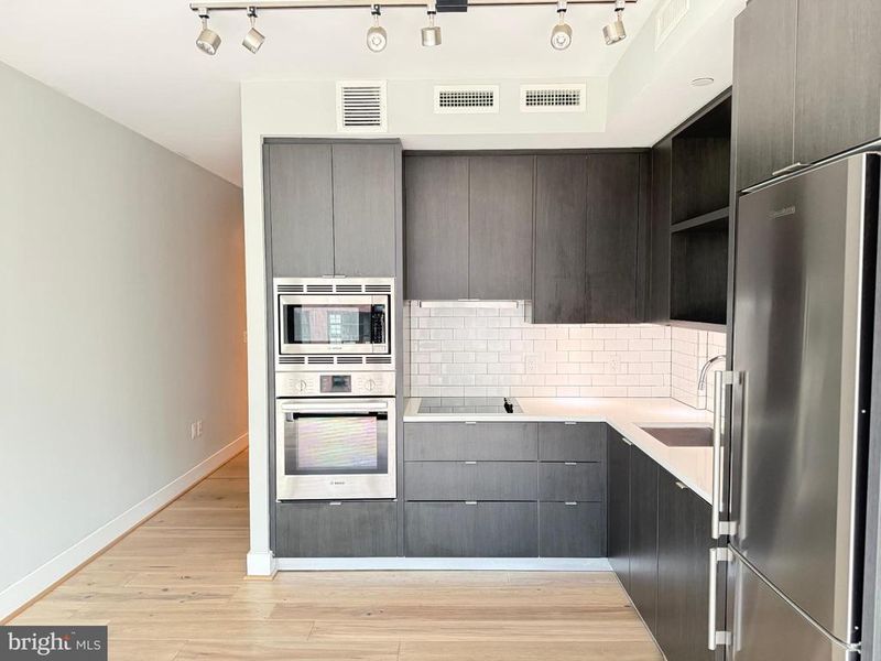 1300 4th St SE #402, Washington, DC 20003
