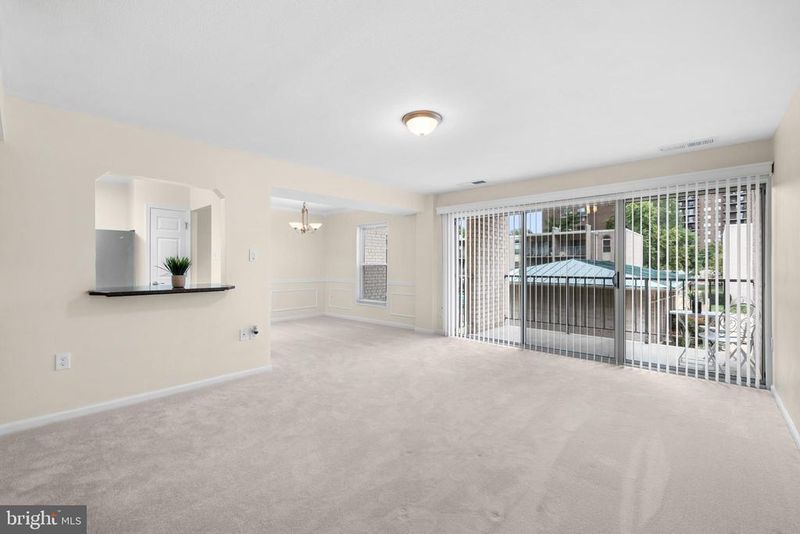 27 Canterbury Sq #201, Alexandria, VA 22304