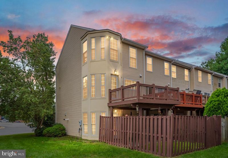 8548 Towne Manor Ct, Alexandria, VA 22309