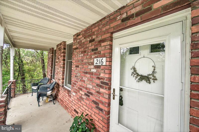 216 7th Ave, Brunswick, MD 21716