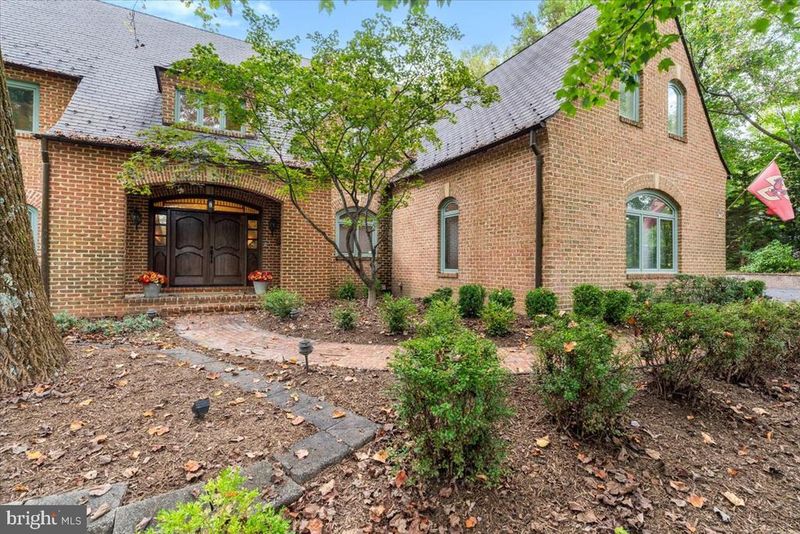5948 White Flint Dr, Frederick, MD 21702