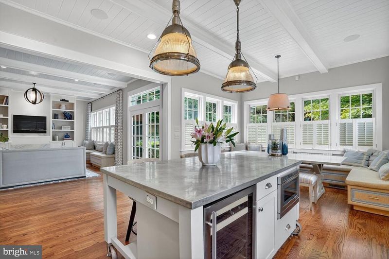 3708 N Vermont N, Arlington, VA 22207