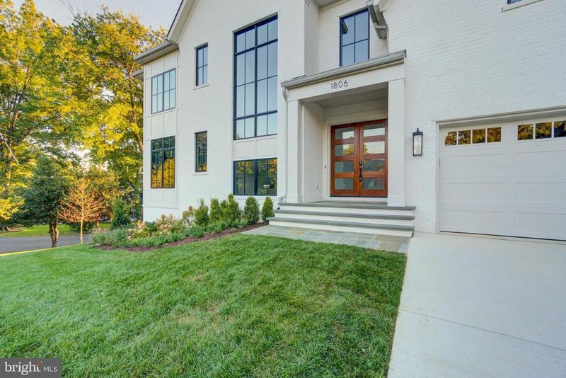 1806 Dumbarton St, Mclean, VA 22101