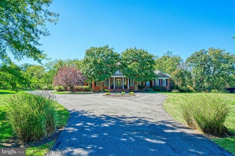 17009 Bold Venture Dr, Leesburg, VA 20176