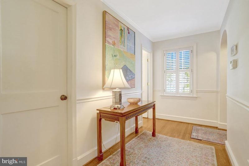 1114 Harrison St N, Arlington, VA 22205