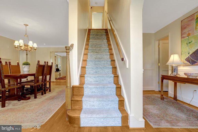 1114 Harrison St N, Arlington, VA 22205