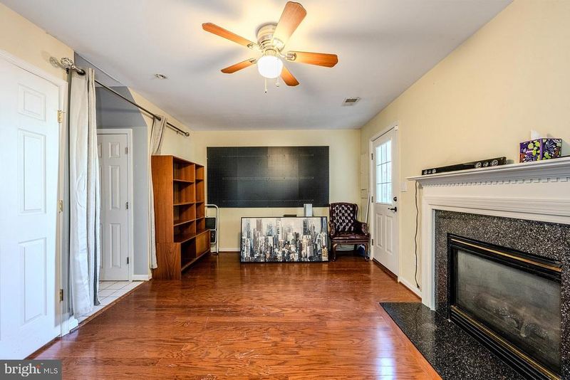 45550 Reading Ter, Sterling, VA 20166