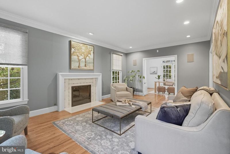 2911 Eddington Ter, Alexandria, VA 22302