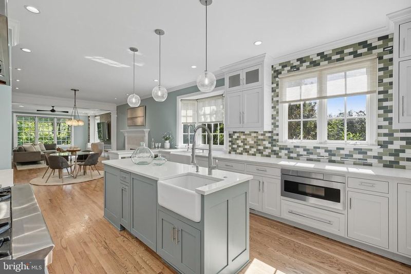2911 Eddington Ter, Alexandria, VA 22302