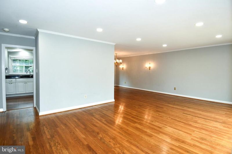 4100 Dewmar Ct, Kensington, MD 20895