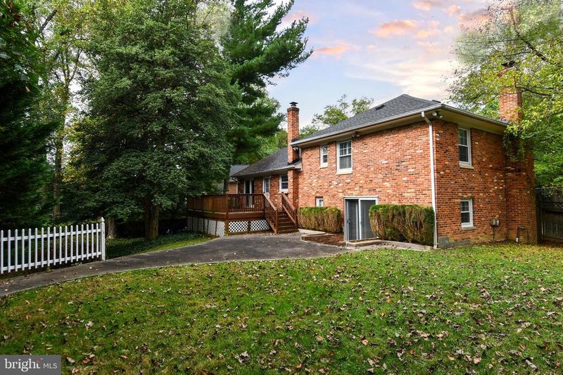 4100 Dewmar Ct, Kensington, MD 20895