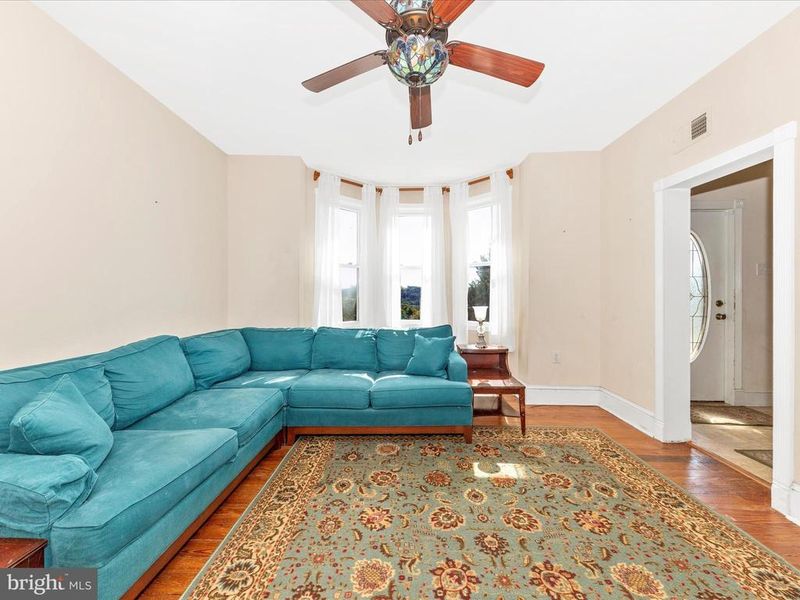 709 E A St E, Brunswick, MD 21716