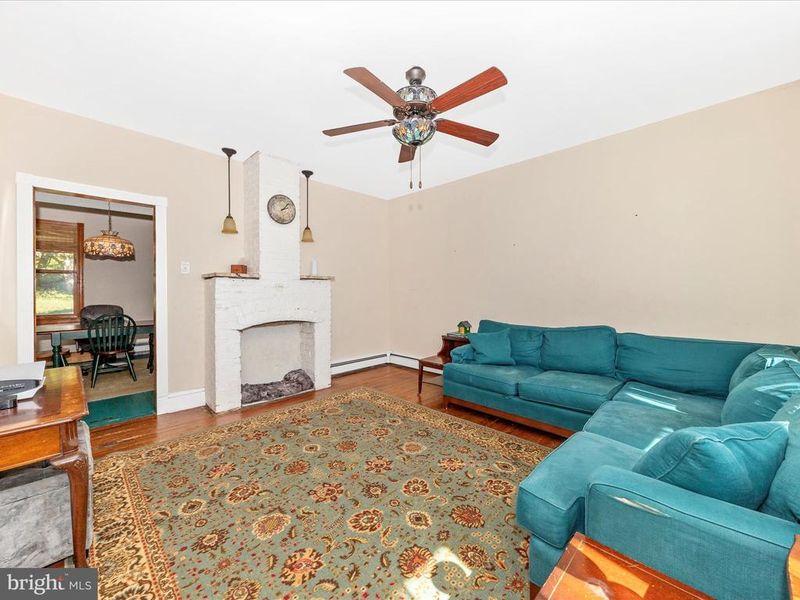 709 E A St E, Brunswick, MD 21716