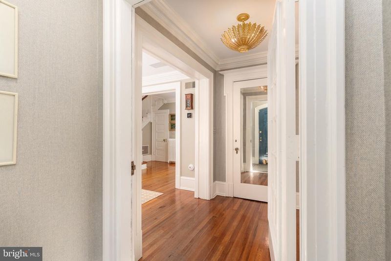 2131 Bancroft Pl NW, Washington, DC 20008