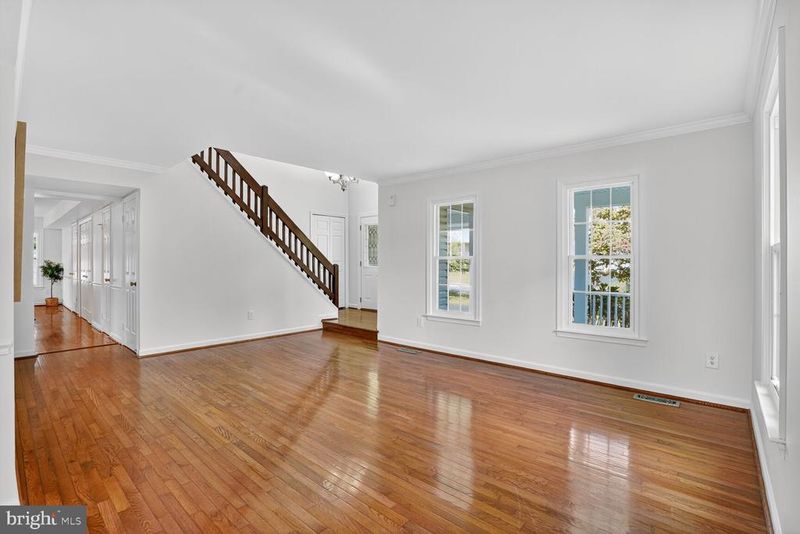 13371 Teaberry Ct, Fairfax, VA 22033