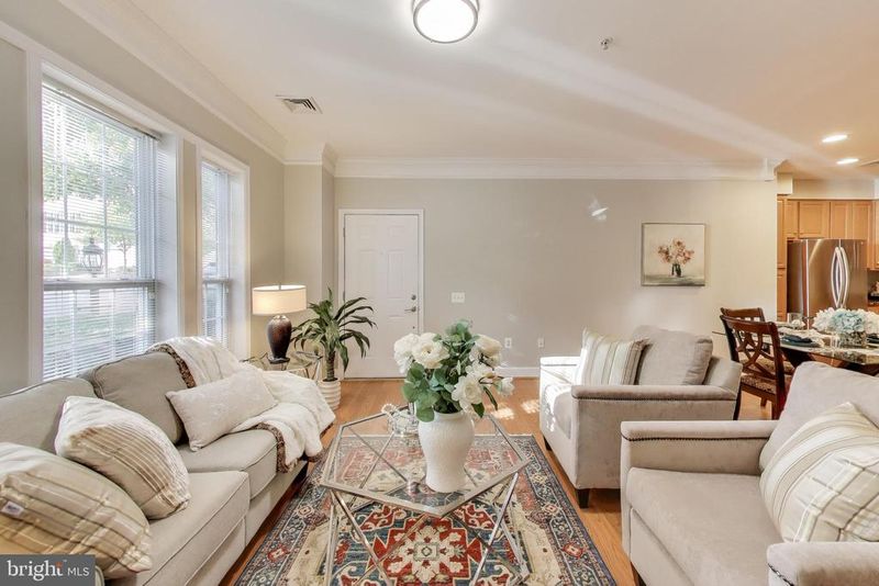 2400 Brookmoor Ln, Woodbridge, VA 22191