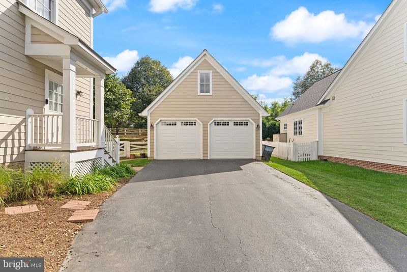 708 Irvine Bank Ln, Purcellville, VA 20132