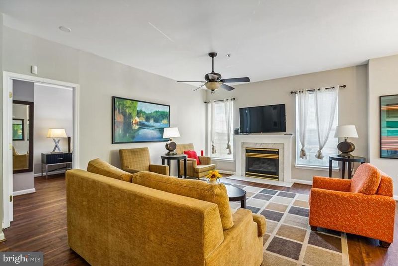 5908 Founders Hill Dr #101, Alexandria, VA 22310