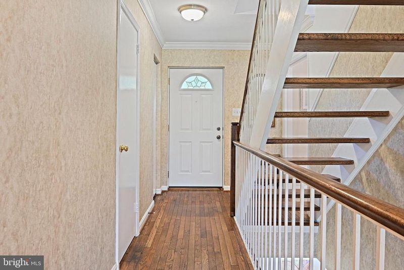 2180 Golf Course Dr, Reston, VA 20191