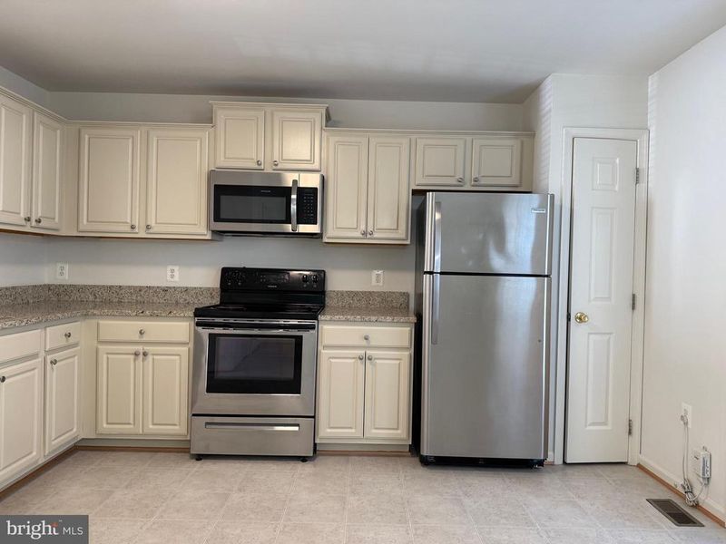 215 Merrill Ct, Stafford, VA 22554