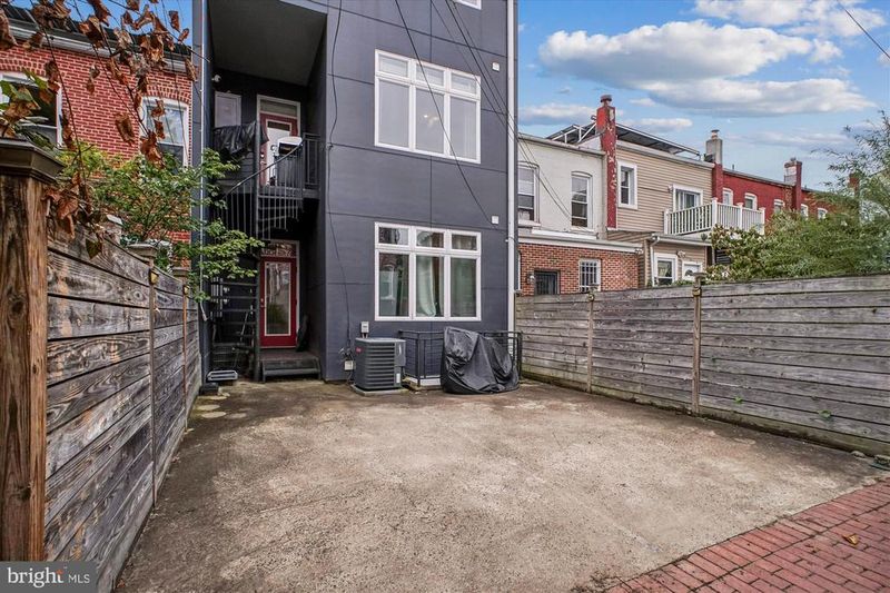 455 Luray Pl NW #B, Washington, DC 20010