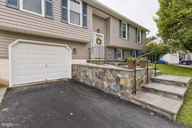105 Albany Ave E, Walkersville, MD 21793