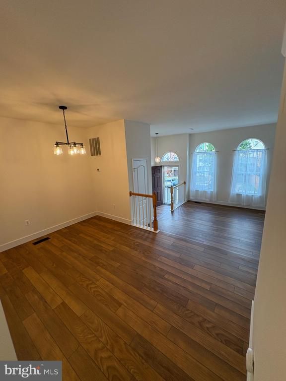 6729 Applemint Ln, Alexandria, VA 22310