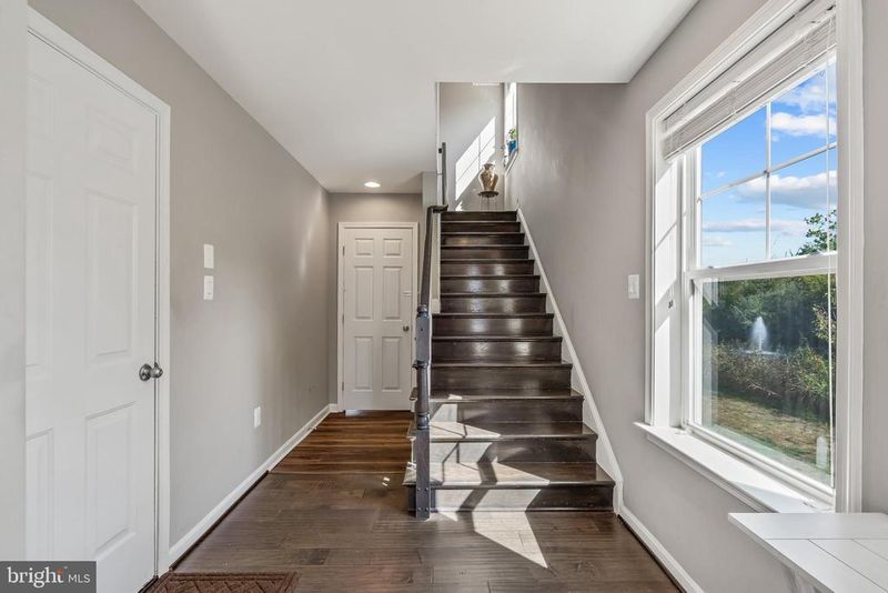 43596 Mirror Ter, Ashburn, VA 20147