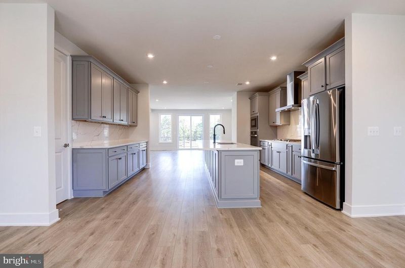 42225 Shining Star Sq, Brambleton, VA 20148