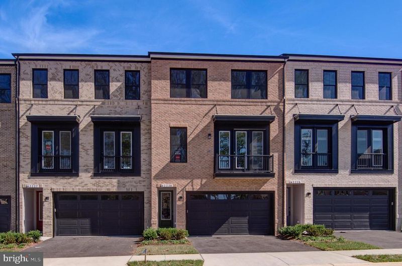 42225 Shining Star Sq, Brambleton, VA 20148