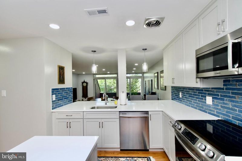 2204 S Quincy St #1, Arlington, VA 22204