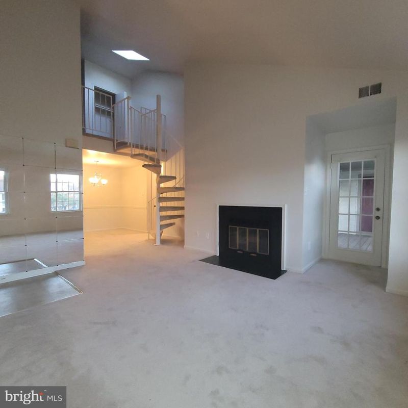 6903 Sandra Marie Cir #6903B, Alexandria, VA 22310