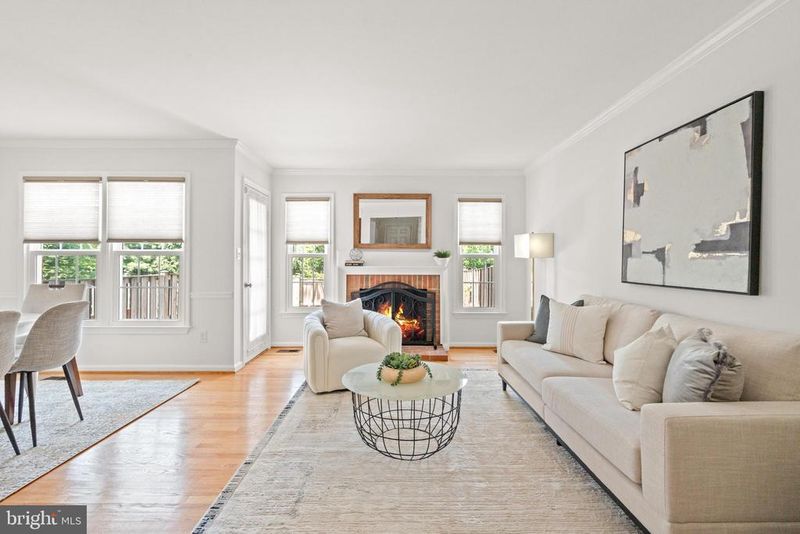 1906 Duffield Ln, Alexandria, VA 22307