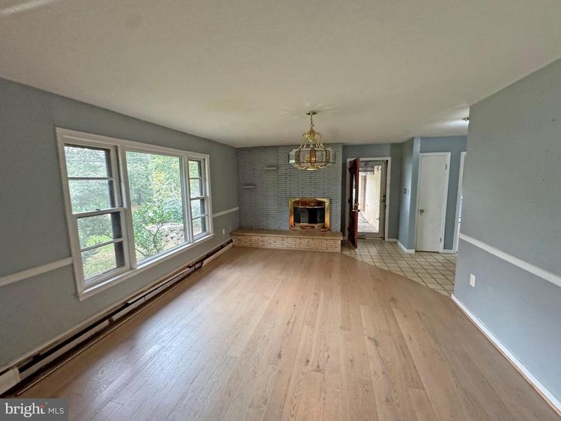 112 Lakeland Dr, Sterling, VA 20164