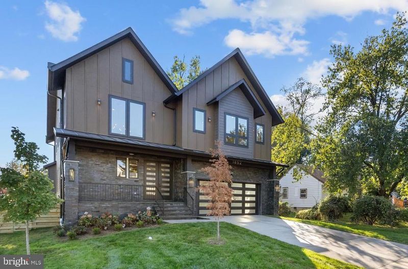 1852 Griffith Rd, Falls Church, VA 22043