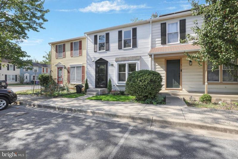 11 Seek Ct, Takoma Park, MD 20912
