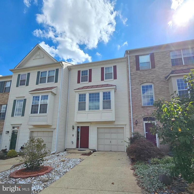 45427 Baggett Ter, Sterling, VA 20166