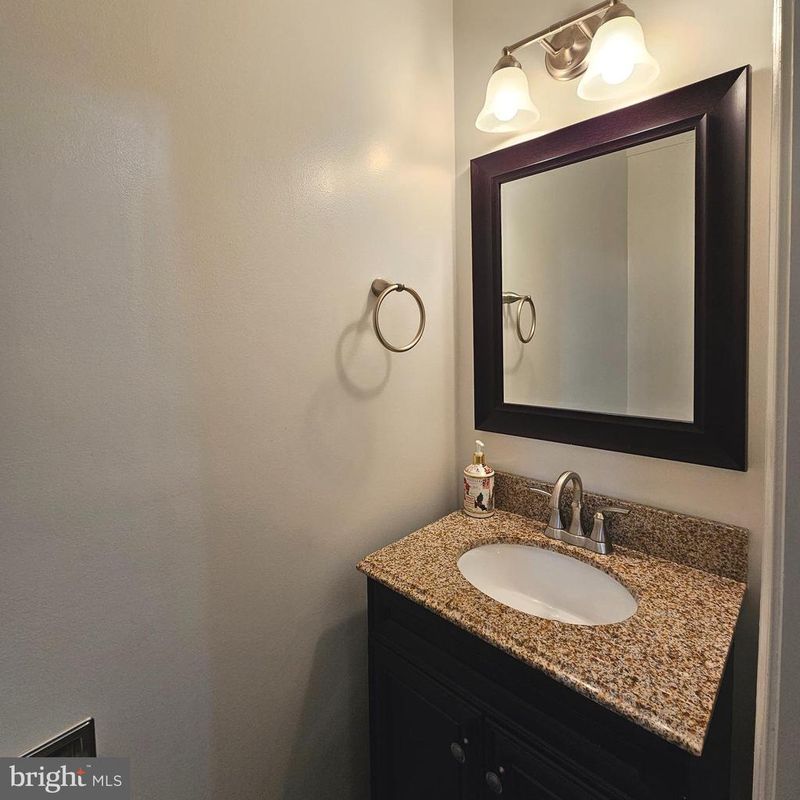 45427 Baggett Ter, Sterling, VA 20166