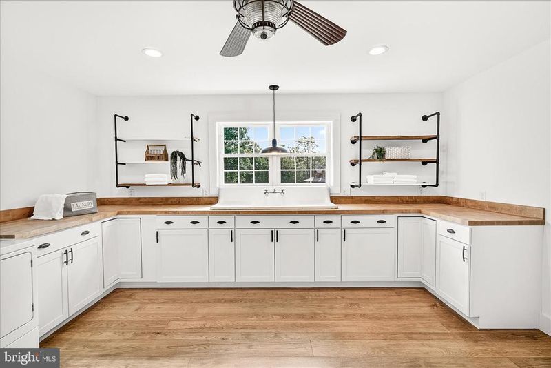 13974 Brown Rd, Smithsburg, MD 21783