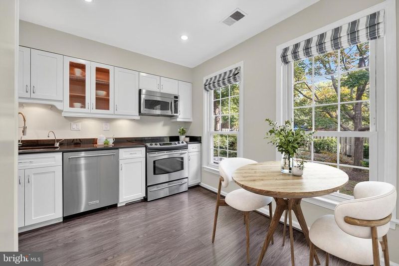 464 W Glebe Rd, Alexandria, VA 22305
