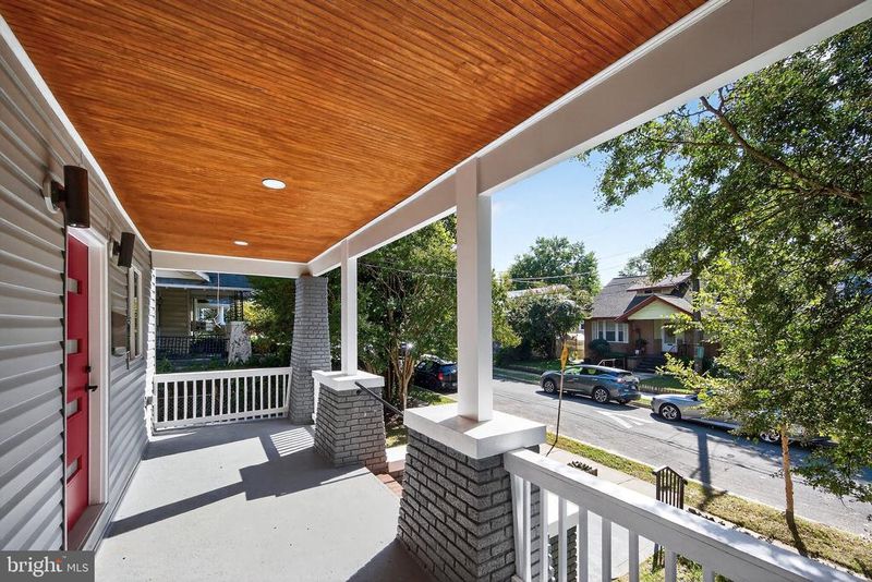 1006 Douglas St NE, Washington, DC 20018