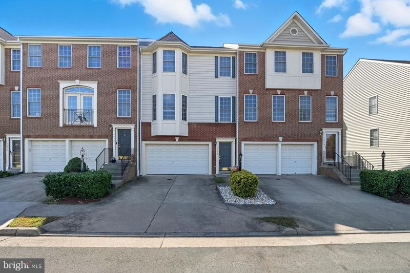 9090 Brewer Creek Pl, Manassas, VA 20109