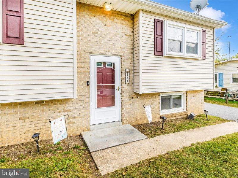 16 Elm St, Thurmont, MD 21788