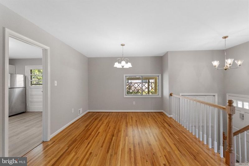 2892 Balmoral Dr, Rockville, MD 20850