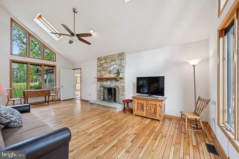 205 S Adams St, Woodsboro, MD 21798