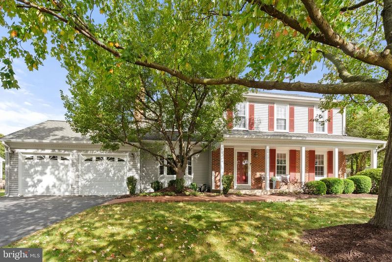 3613 Great Laurel Ln, Fairfax, VA 22033
