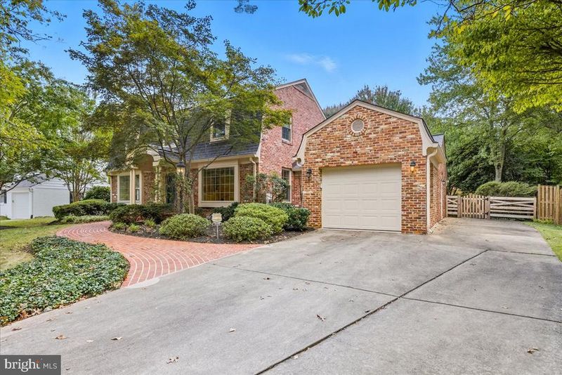 3208 Wake Dr, Kensington, MD 20895