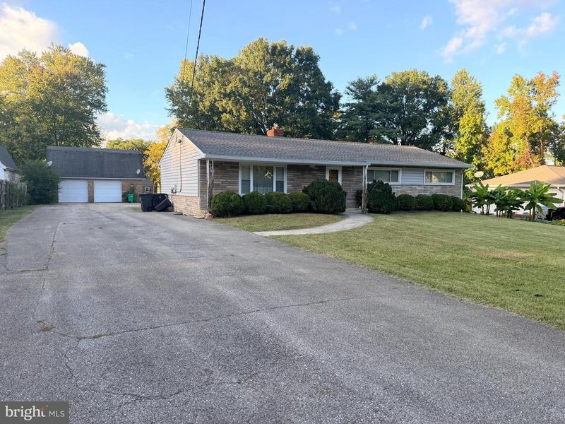 9434 Dubarry Ave, Lanham, MD 20706